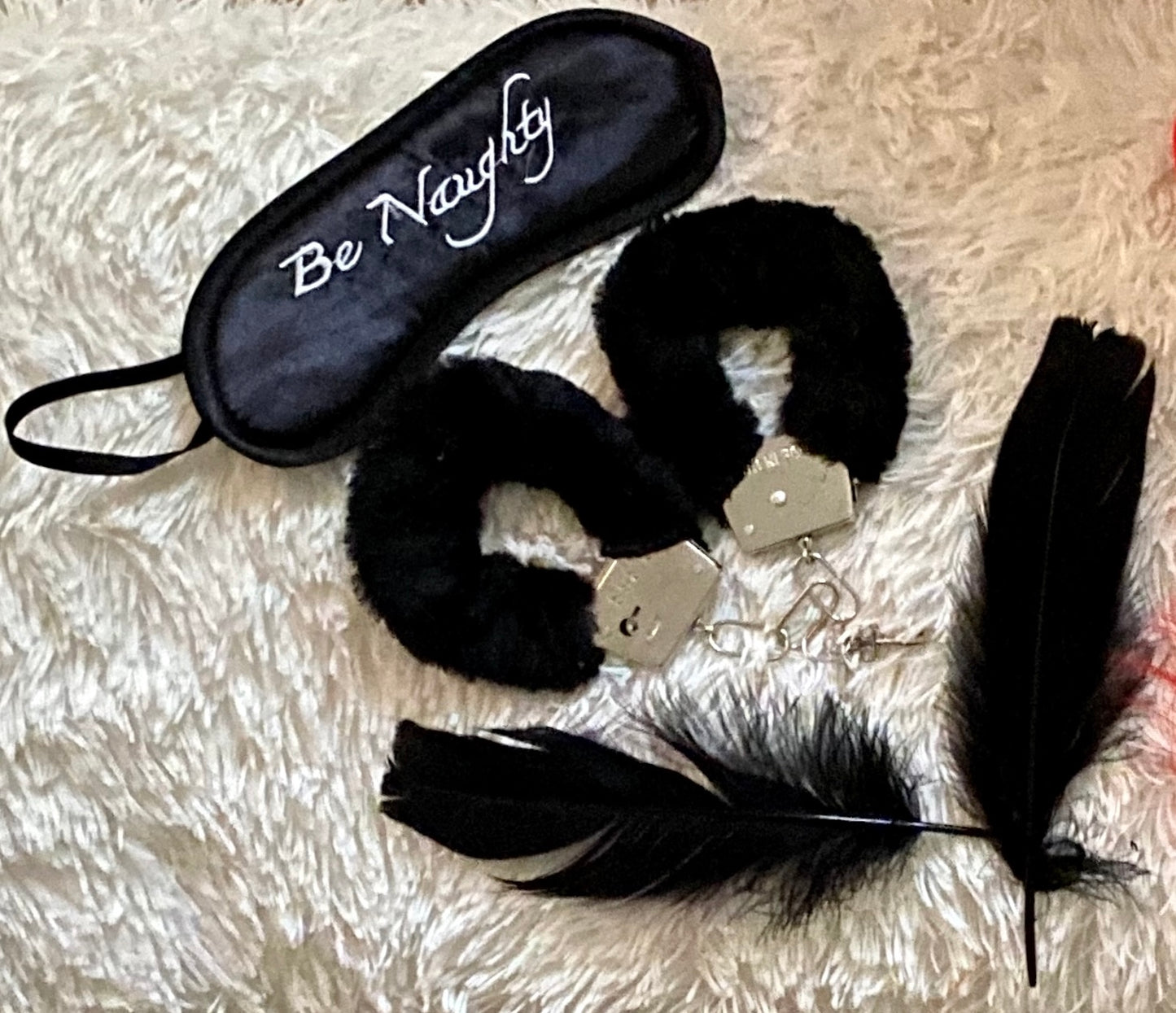 Naughty Fur handcuff Set